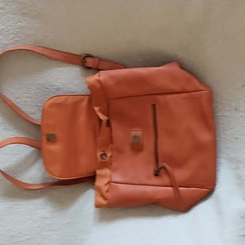 Universal Thread Purse/Backpack - Picture 2 of 5